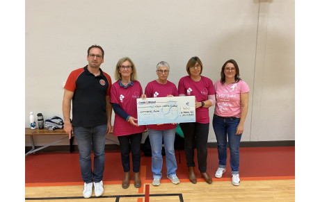 Remise des gains Octobre Rose à la ligue contre le Cancer